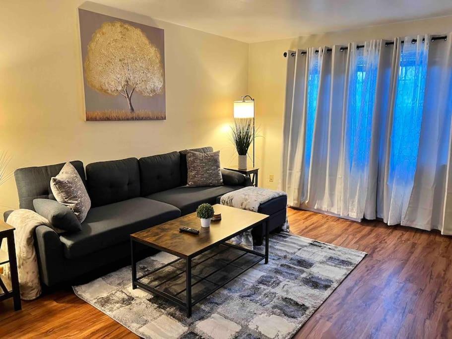Beautiful 2Br Apartment. Black-Out Curtains Peoria Exteriér fotografie