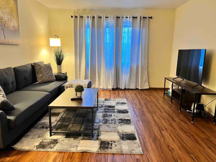 Beautiful 2Br Apartment. Black-Out Curtains Peoria Exteriér fotografie
